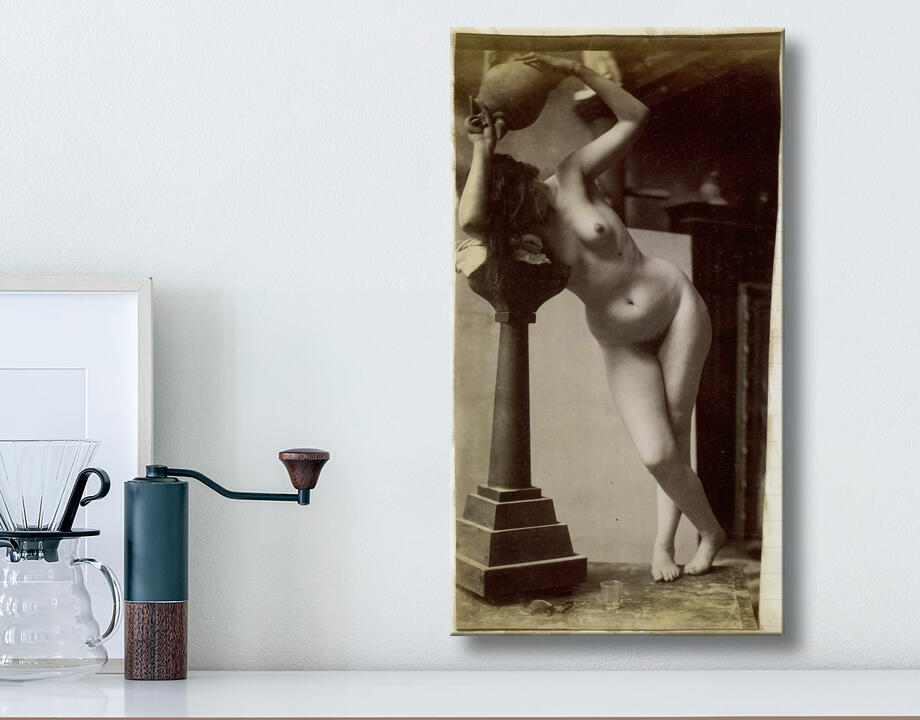 Jacques Lalaing : Etude d'un modèle féminin nu, vu de face, dans l'atelier de Jacques de Lalaing, étude préliminaire pour une fontaine circulaire